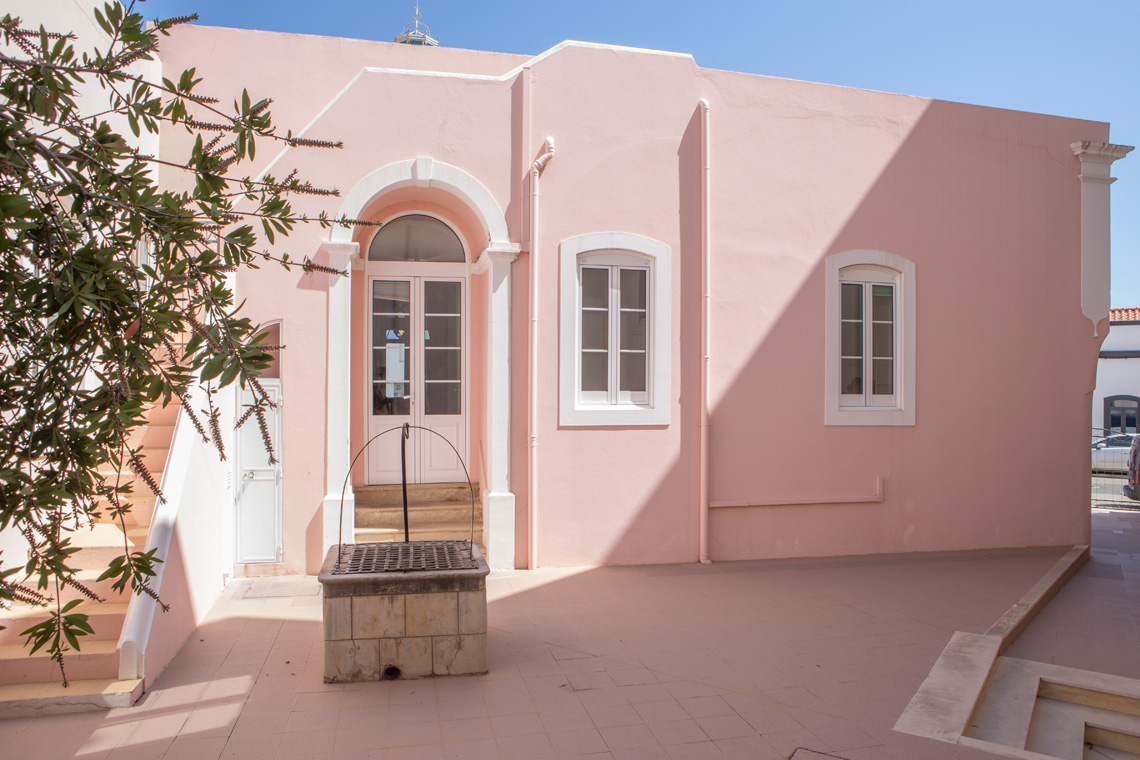 Palacete Cor-de-Rosa / Pink Palace