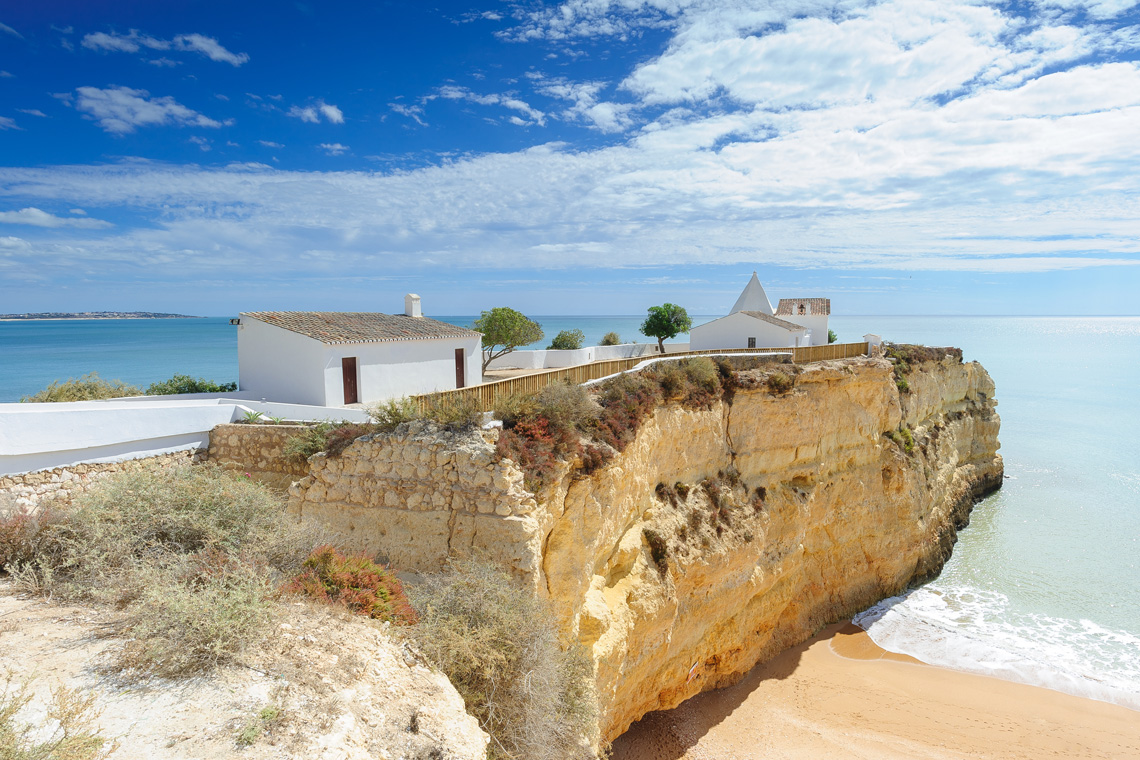 Forte e Capela de N. Sra. da Rocha / Fort and Chapel of N. Sra. da Rocha