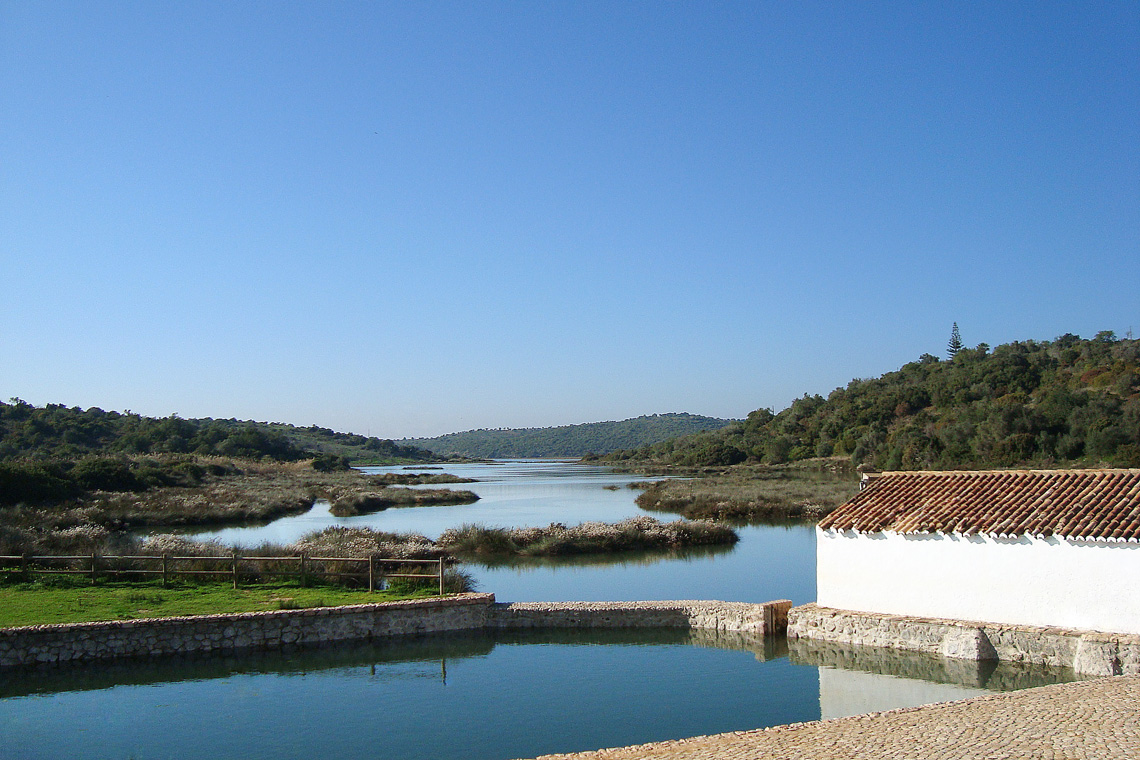 Sítio das Fontes / Sítio das Fontes (Estômbar Springs)