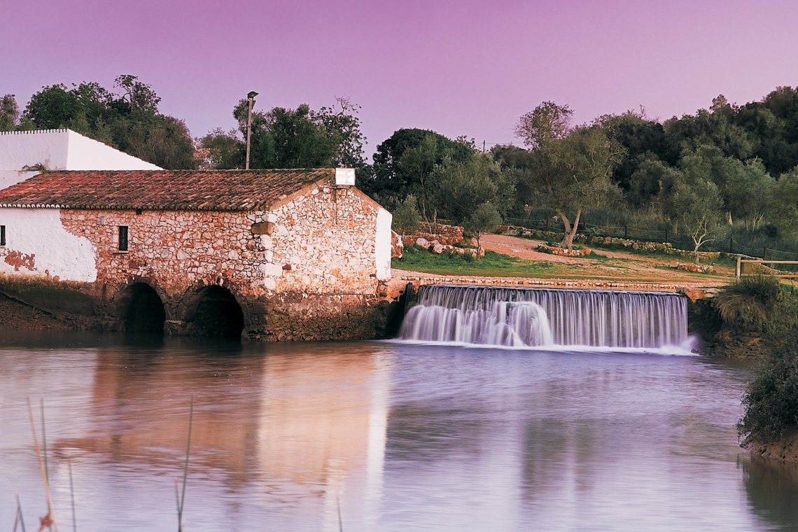 Sítio das Fontes / Sítio das Fontes (Estômbar Springs)